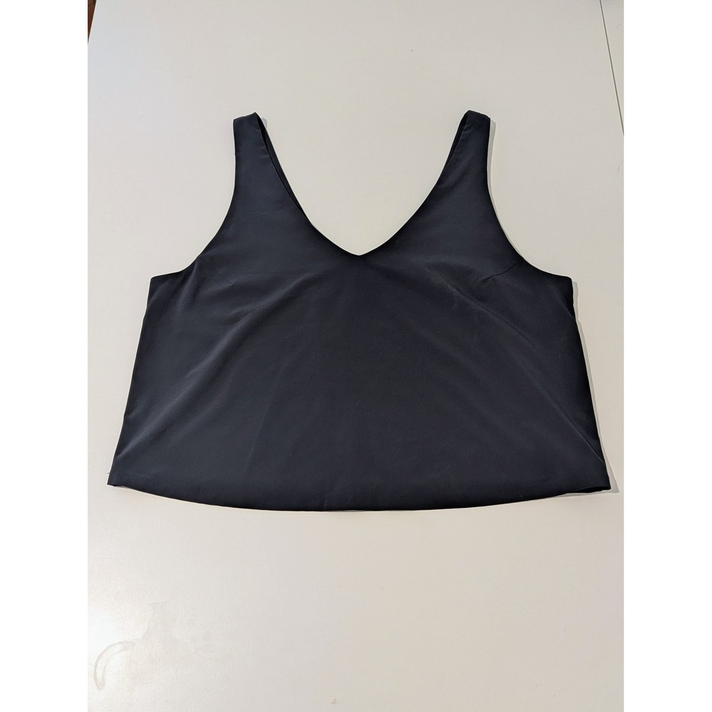 Vuori Villa Cropped Tank Top Black Size Medium VW1214 V Neck Lightweight - Picture 3 of 8